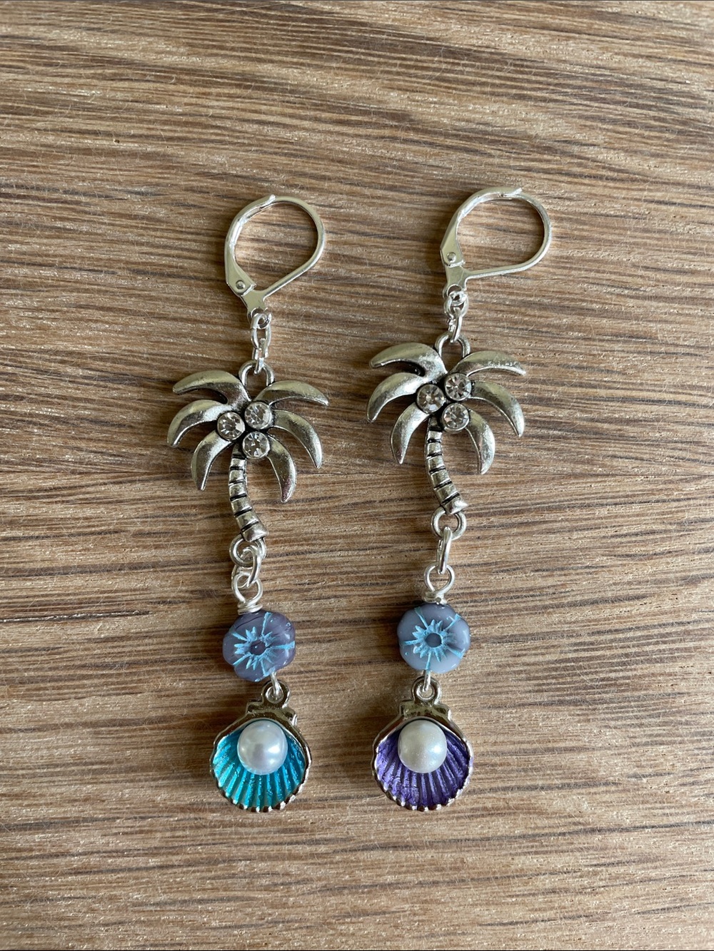 HAND CRAFTED EARRINGS, TROPICAL PALM TREE & CZECH GLASS FLOWER PEARL SHELL - Picture 6 of 12